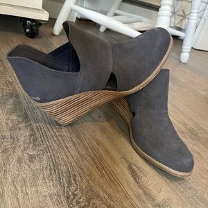 Tom's Kallie Cutout Bootie